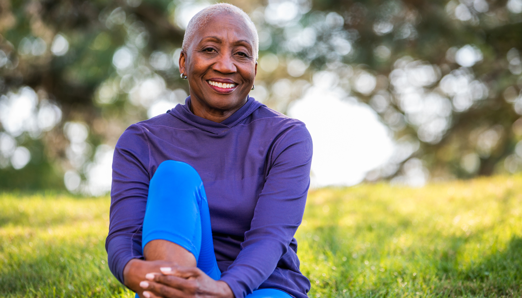 Bras for disabled seniors: image of a black older woman smiling at camera